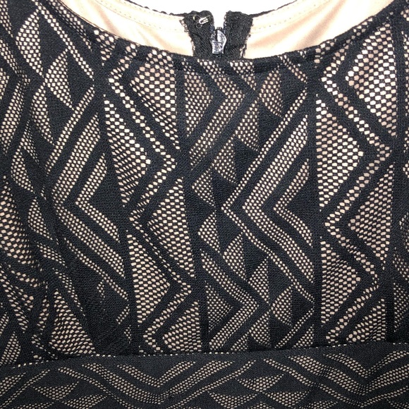 Suite 7 size medium dress - Picture 2 of 4